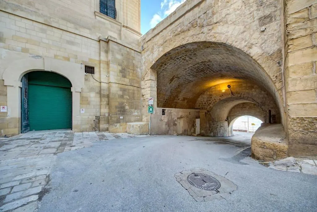 31 Sally Port Valletta Apartment